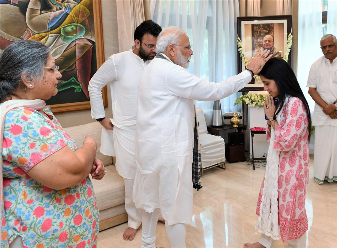The Prime Minister, Shri Narendra Modi consoles family members of the former Union Minister, Shri Arun Jaitley, in New Delhi on August 27, 2019.