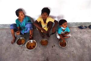 Beggars, Vagrants, Homeless people of Kolkata in Government shelter fed regularly in view of Corona menace.