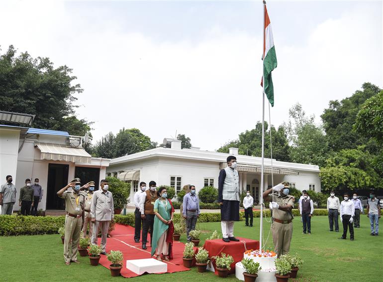 The Union Minister for Railways and Commerce & Industry, Shri Piyush Goyal hoisting the National Flag, on the occasion of 74th Independence Day, in New Delhi on August 15, 2020.