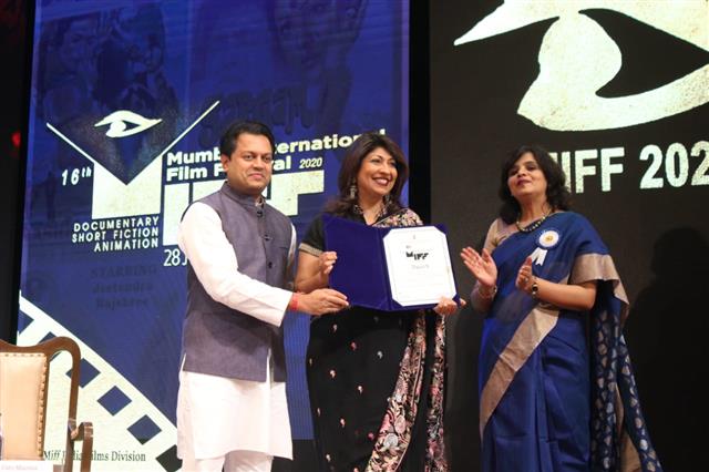 Director Vibha Bakshi receiving Special Mention Certificate, for her Documentary Film (below 60 mins) Son Rise at the 16th edition of Mumbai International Film Festival, in Mumbai on Feb 3, 2020.