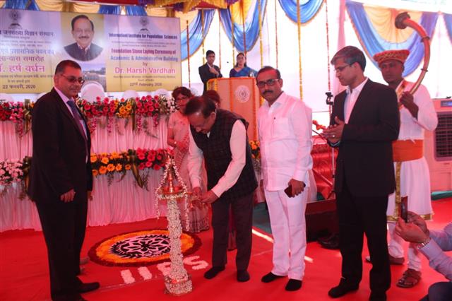 Union Health and Family Welfare, Science and Technology and Earth Sciences Minister Dr Harsha Vardhan lighting the inaugural lamp at the foundation stone laying ceremony of Academic and Administrative Building of International Institute of Population Sciences (IIPS) at Mumbai on 22.02.2020. Public Health and Family Welfare Minister in Govt of Maharashtra, Shri Rajesh Tope; Spcl DG, CPWD, Smt Usha Batra; DG Statistics, Health and Family Welfare Ministry,Smt Ratna A. Jena;  Director and Senior Professor, IIPS, Prof K S James and DDG (Statistics), Ministry of Health and Family Welfare, Shri D.K.Ojha are also seen.