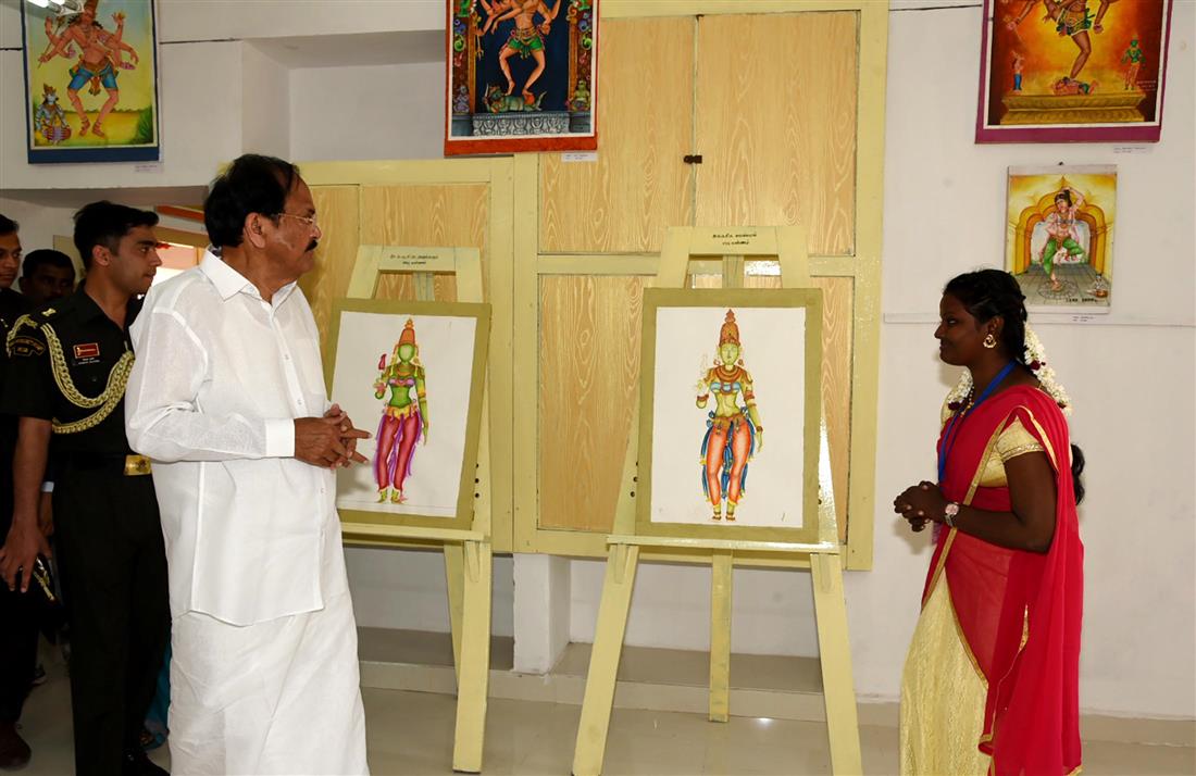 The Vice President of India, Shri M. Venkaiah Naidu visiting various work studios at the Government College of Architecture and Sculpture in Mamallapuram, Tamil Nadu on 28 February, 2020.