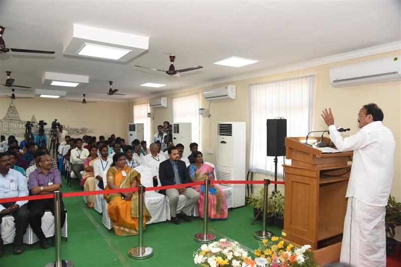The Vice President of India, Shri M. Venkaiah Naidu interacting with the students, teachers and staff of the Government College of Architecture and Sculpture in Mamallapuram, Tamil Nadu on 28 February, 2020.