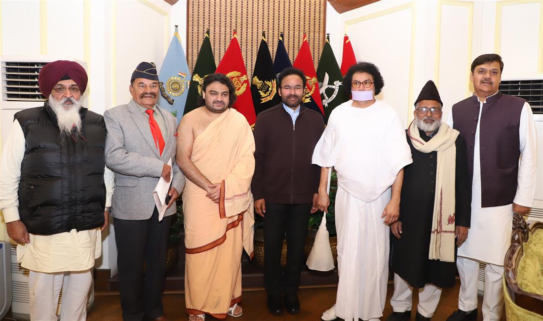 An Interfaith delegation of spiritual leaders and social reformers, calling on the Minister of State for Home Affairs, Shri G. Kishan Reddy, in New Delhi on January 08, 2020.
