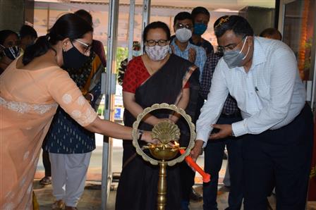 Shri A.D. Chowdhury, Director General  of the National Council of Science Museums in presence of Dr. A.A. Mao, Director, Botanical survey of India and ADG,PIB Smt Jane Namchu and Director, ROB, Shri. AKA Lakra inaugurated a  pictorial exhibition on " Azadi ki Amrit Mahotsav" to mark the 75 years of Indian independence.