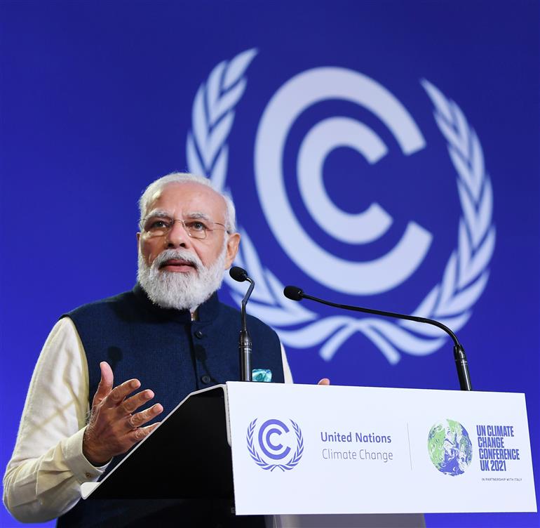 प्रधानमंत्री श्री नरेन्द्र मोदी 01 नवंबर, 2021 को स्कॉटलैंड के ग्लासगो में कॉप-26 शिखर सम्मेलन में राष्ट्रीय वक्तव्य देते हुए।:Prime Minister