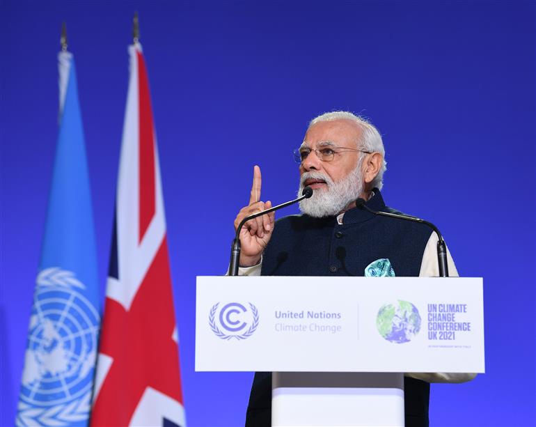 प्रधानमंत्री श्री नरेन्द्र मोदी 01 नवंबर, 2021 को स्कॉटलैंड के ग्लासगो में कॉप-26 शिखर सम्मेलन में राष्ट्रीय वक्तव्य देते हुए।:Prime Minister