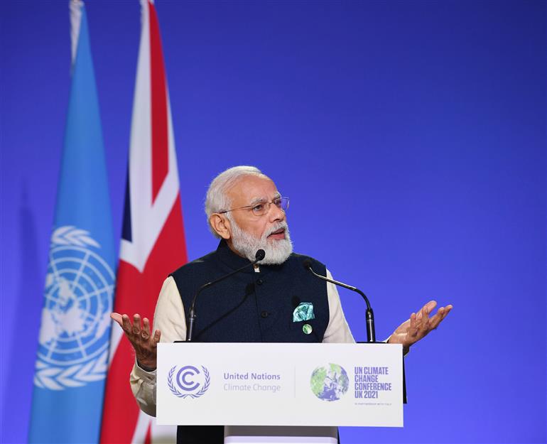 प्रधानमंत्री श्री नरेन्द्र मोदी 01 नवंबर, 2021 को स्कॉटलैंड के ग्लासगो में कॉप-26 शिखर सम्मेलन में राष्ट्रीय वक्तव्य देते हुए।:Prime Minister