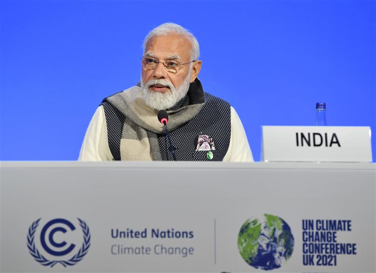 प्रधानमंत्री श्री नरेन्द्र मोदी 02 नवंबर, 2021 को ग्लासगो, स्कॉटलैंड में रेसिलिएंट द्वीप देशों के लिए बुनियादी ढांचे' पहल के शुभारंभ अवसर पर संबोधित करते हुए।:Prime Minister