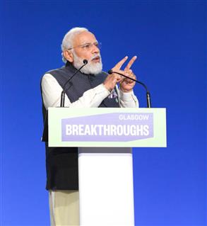 प्रधानमंत्री श्री नरेन्द्र मोदी 02 नवंबर, 2021 को ग्लासगो, स्कॉटलैंड में 'स्वच्छ प्रौद्योगिकी नवाचार और परिनियोजन में तेजी' पर आयोजित सत्र को संबोधित करते हुए।:Prime Minister