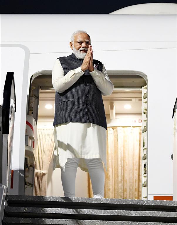 प्रधानमंत्री श्री नरेन्‍द्र मोदी 02 नवंबर, 2021 को स्‍कॉटलैंड से नई दिल्‍ली के लिए उड़ान भरते हुए।:Prime Minister