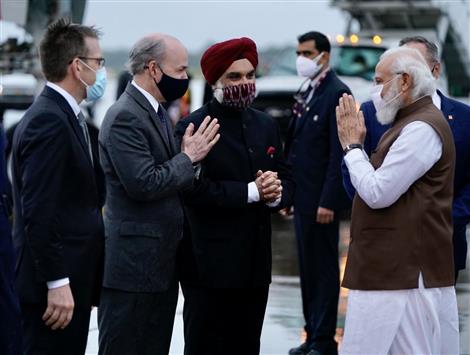 प्रधानमंत्री श्री नरेन्‍द्र मोदी के 22 सितंबर, 2021 को वाशिंगटन डीसी पहुंचने पर गणमान्य लोगों द्वारा उनका स्वागत किया गया।:Prime Minister