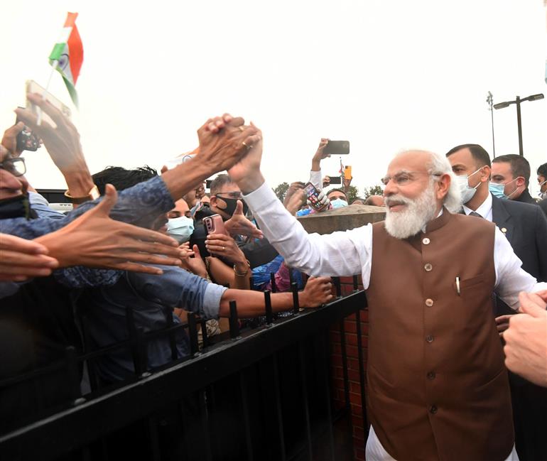 प्रधानमंत्री श्री नरेन्‍द्र मोदी के 22 सितंबर, 2021 को वाशिंगटन डीसी पहुंचने पर भारतीय समुदाय द्वारा उनका स्वागत किया गया।:Prime Minister