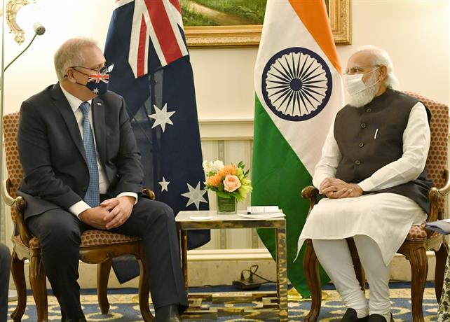 प्रधानमंत्री श्री नरेन्द्र मोदी 23 सितंबर, 2021 को वाशिंगटन डीसी, अमेरिका में ऑस्ट्रेलिया के प्रधानमंत्री श्री स्कॉट मॉरिसन के साथ द्विपक्षीय बैठक करते हुए।:Prime Minister
