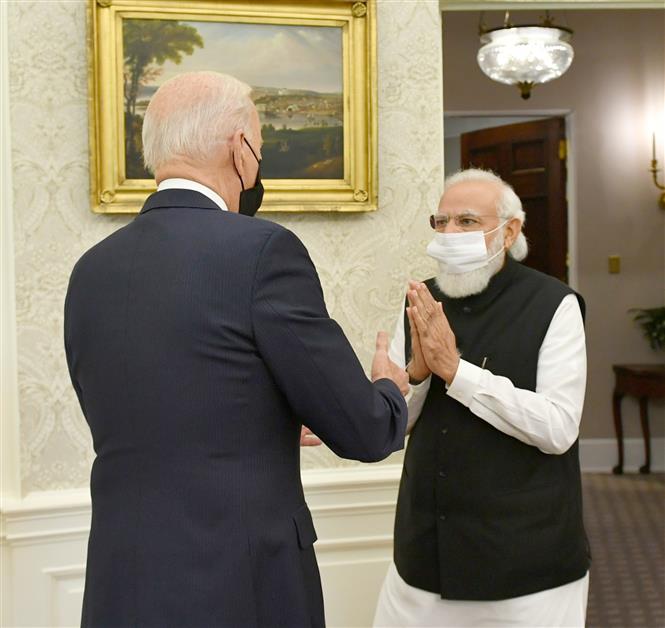 प्रधानमंत्री श्री नरेन्द्र मोदी ने 24 सितंबर, 2021 को व्हाइट हाउस, वाशिंगटन डीसी, अमेरिका में संयुक्त राज्य अमेरिका के राष्ट्रपति श्री जो बाइडेन के साथ द्विपक्षीय बैठक की।:Prime Minister