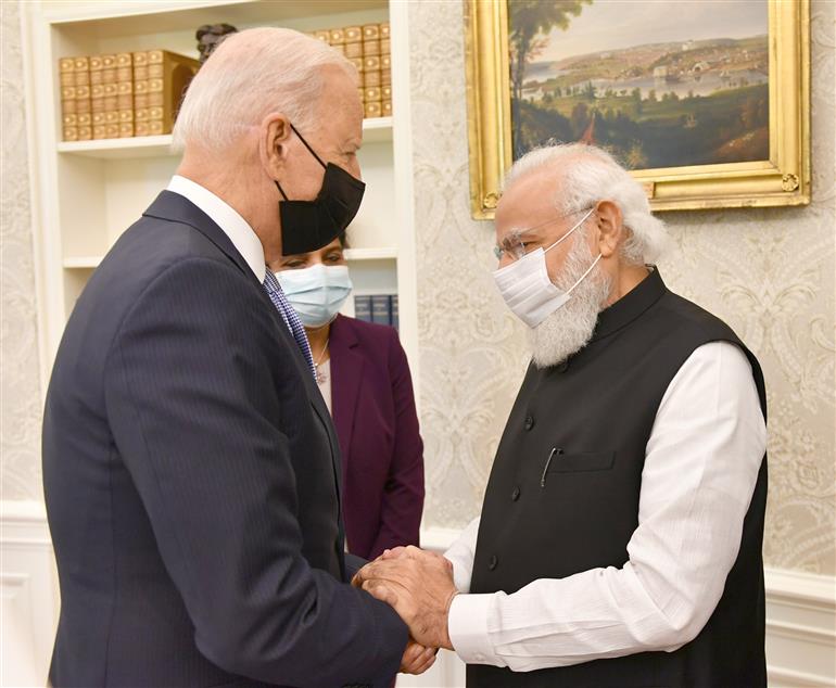 प्रधानमंत्री श्री नरेन्द्र मोदी ने 24 सितंबर, 2021 को व्हाइट हाउस, वाशिंगटन डीसी, अमेरिका में संयुक्त राज्य अमेरिका के राष्ट्रपति श्री जो बाइडेन के साथ द्विपक्षीय मुलाकात की।:Prime Minister