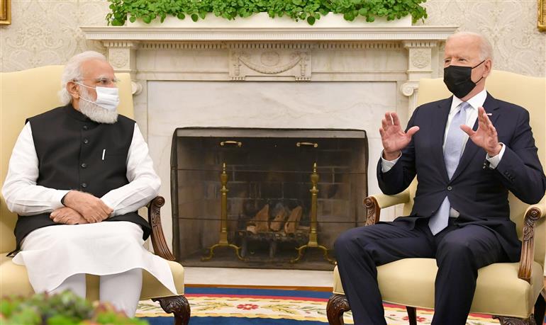 प्रधानमंत्री श्री नरेन्द्र मोदी ने 24 सितंबर, 2021 को व्हाइट हाउस, वाशिंगटन डीसी, अमेरिका में संयुक्त राज्य अमेरिका के राष्ट्रपति श्री जो बाइडेन के साथ द्विपक्षीय बैठक की।:Prime Minister