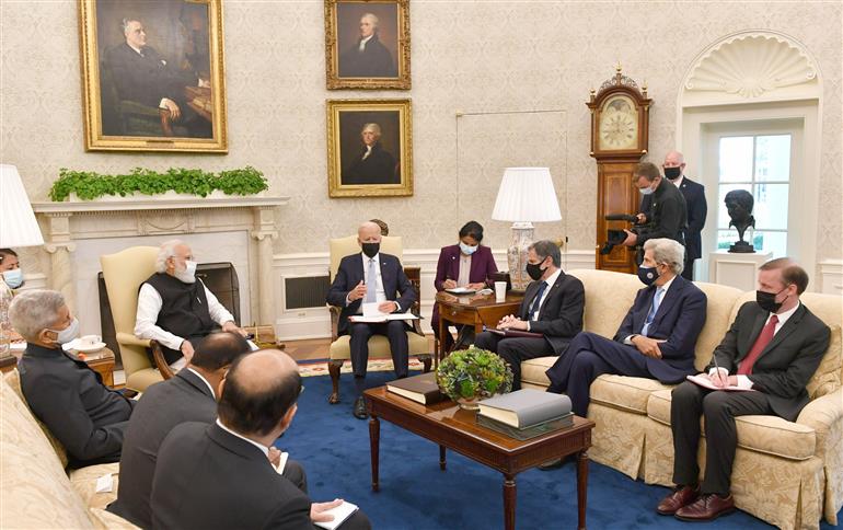 प्रधानमंत्री श्री नरेन्द्र मोदी ने 24 सितंबर, 2021 को व्हाइट हाउस, वाशिंगटन डीसी, अमेरिका में संयुक्त राज्य अमेरिका के राष्ट्रपति श्री जो बाइडेन के साथ द्विपक्षीय बैठक की।:Prime Minister