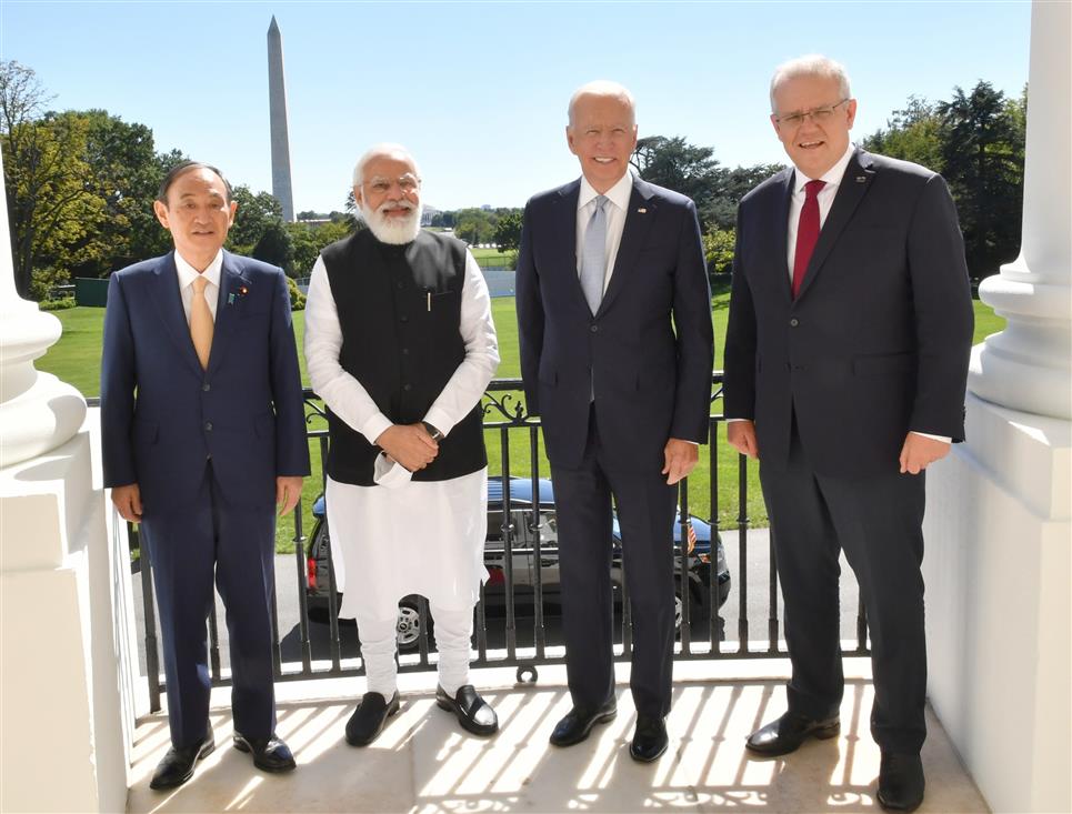 24 सितंबर, 2021 को वाशिंगटन डीसी, अमेरिका में क्वाड शिखर सम्मेलन के दौरान प्रधानमंत्री श्री नरेन्द्र मोदी के साथ में संयुक्त राज्य अमेरिका के राष्ट्रपति श्री जो बाइडेन, जापान के प्रधानमंत्री श्री योशीहिदे सुगा और ऑस्ट्रेलिया के प्रधानमंत्री श्री स्कॉट मॉरिसन।:Prime Minister