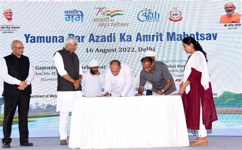 The Union Minister for Jal Shakti, Shri Gajendra Singh Shekhawat at the program ‘Azadi ka Amrit Mahotsav on Yamuna’, in Delhi August 16, 2022.