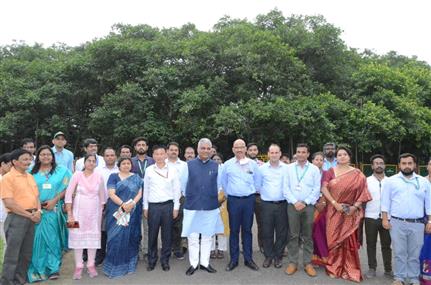 Union Minister for Environment, Forest & Climate Change Shri Bhupender Yadav along with Shri A.A.Mou, Director, BSI and other officials in front of the historic Banyan tree at the Acharya Jagadish Chandra Bose Indian Botanic Garden at Shibpur, Howrah near Kolkata on July 01, 2022.