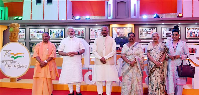 The President, Shri Ram Nath Kovind and PM visits the exhibition, in Paraunkh, Kanpur on June 03, 2022.
