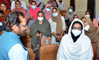 The Union Minister for Minority Affairs, Shri Mukhtar Abbas Naqvi at the inauguration of orientation-cum-training programme for Haj 2022 deputationists, in New Delhi on May 23, 2022.

