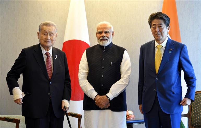PM meeting the leaders of Japan-India Association including former Japanese Prime Ministers, Mr. Yoshiro Mori and Mr. Shinzo Abe, in Tokyo, Japan on May 24, 2022.