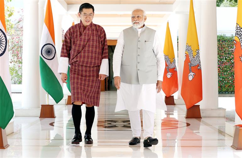प्रधानमंत्री 04 अप्रैल 2023 को नई दिल्ली में भूटान नरेश महामहिम जिग्मे खेसर नामग्याल वांगचुक के साथ।
