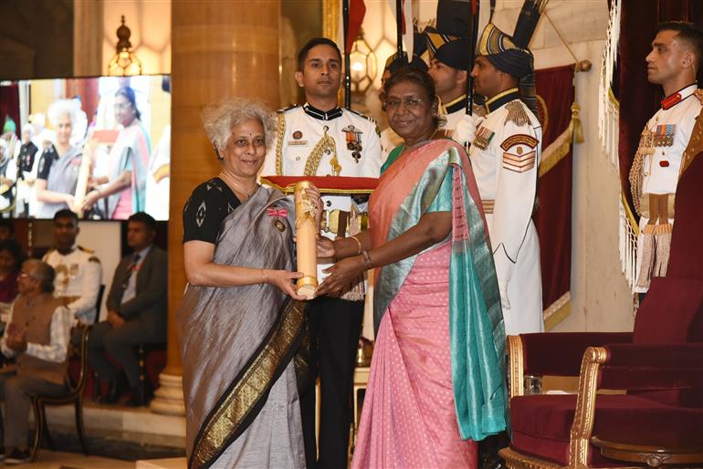 The President, Smt. Droupadi Murmu presenting the Padma Shri Award to Prof. Sujatha Ramdorai at the Civil Investiture Ceremony-II at Rashtrapati Bhavan, in New Delhi on April 5, 2023.