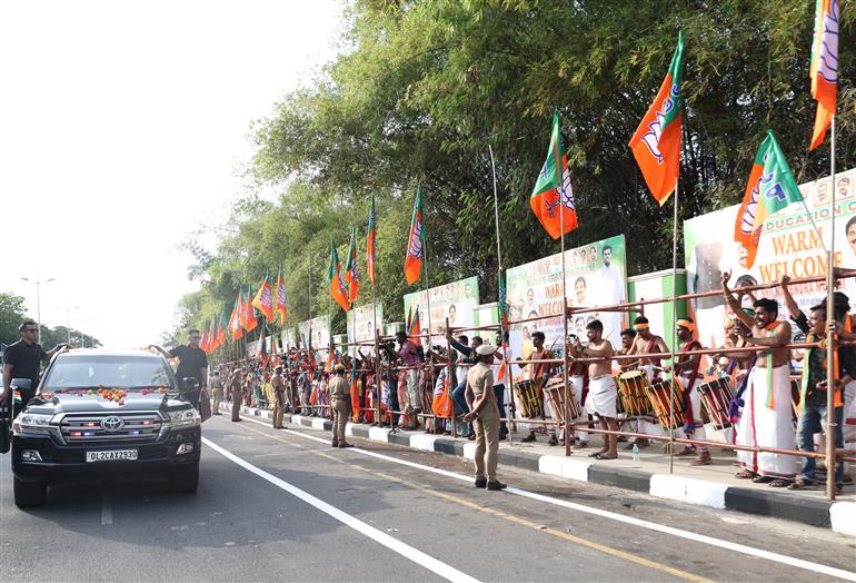 PM being welcomed by people at Chennai, in Tamil Nadu on April 8, 2023.