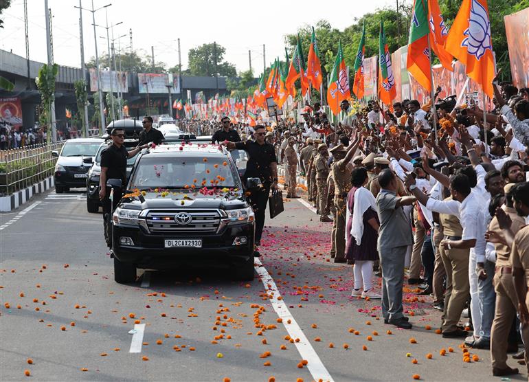 PM being welcomed by people at Chennai, in Tamil Nadu on April 8, 2023.