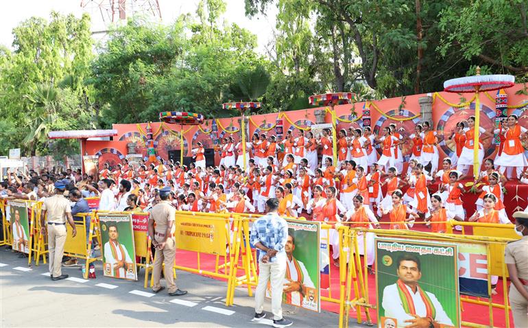 PM being welcomed by people at Chennai, in Tamil Nadu on April 8, 2023.