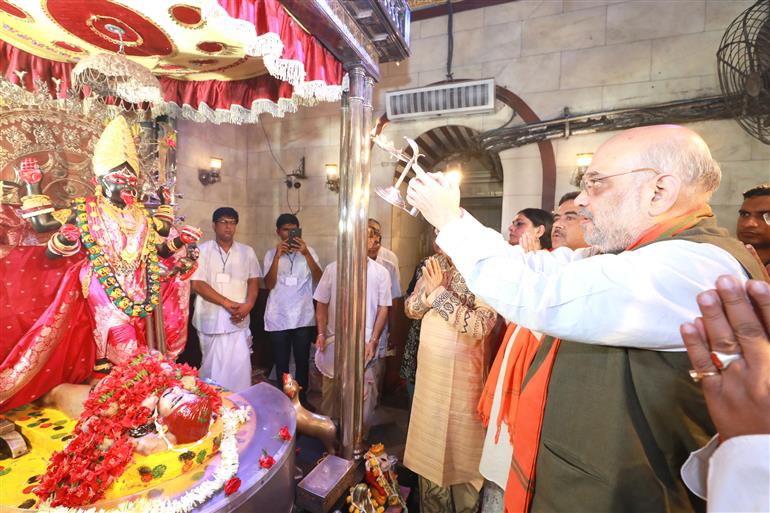 The Union Minister for Home Affairs and Cooperation, Shri Amit Shah offers prayers at Dakshineswar Kali Temple (Kolkata), in West Bengal on April 14, 2023.