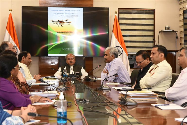 The Union Minister for Agriculture and Farmers Welfare, Shri Narendra Singh Tomar at the release of    SOPs for pesticide spray with drones and a booklet on millets machinery, in New Delhi on April 20, 2023.