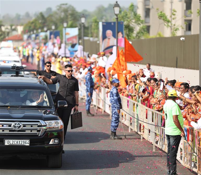 PM being welcomed by people at Silvassa, in Dadra and Nagar Haveli on April 25, 2023.