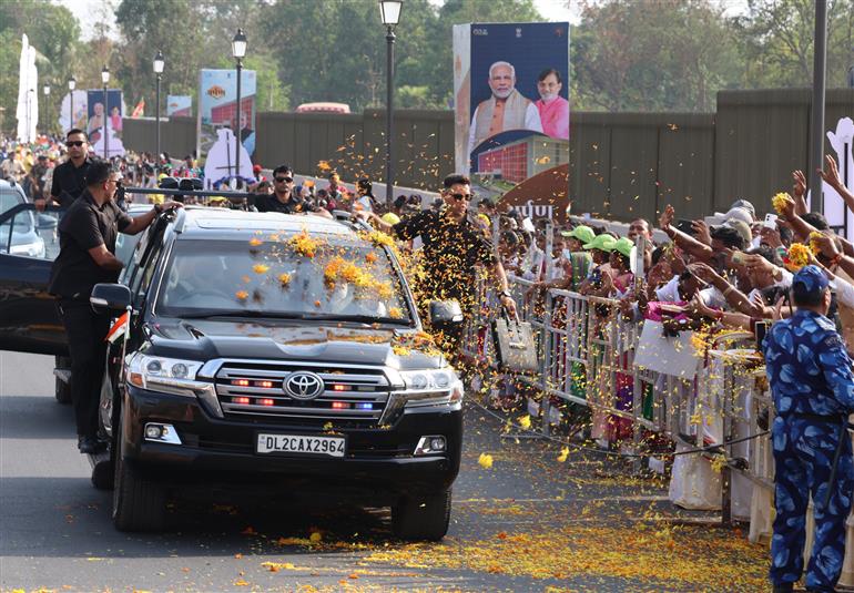 PM being welcomed by people at Silvassa, in Dadra and Nagar Haveli on April 25, 2023.