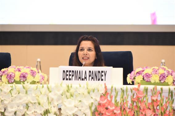 26 अप्रैल, 2023 विज्ञान भवन, नई दिल्ली में 'मन की बात @100' पर आयोजित राष्ट्रीय सम्मेलन के दौरान 'आह्वान से जन आंदोलन' विषय पर पैनल परिचर्चा का आयोजन किया गया।