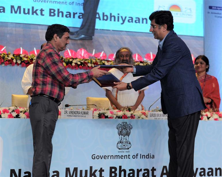 The Union Minister for Social Justice and Empowerment, Dr. Virendra Kumar at the signing of MoU between Department of Social Justice & Empowerment and Art of Living under Nasha Mukt Bharat Abhiyaan event, in New Delhi on April 26, 2023.