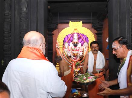 The Union Minister for Home Affairs and Cooperation, Shri Amit Shah offers prayers at Harihareshwara Temple (Harihar), in Karnataka on April 29, 2023.