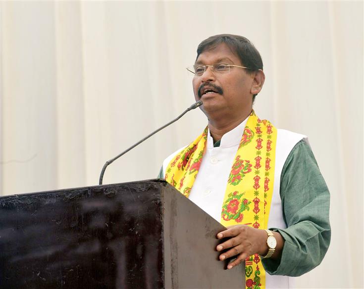 The Union Minister for Tribal Affairs, Shri Arjun Munda addressing at the Vibrant Village Programme, in New Delhi on August 14, 2023.