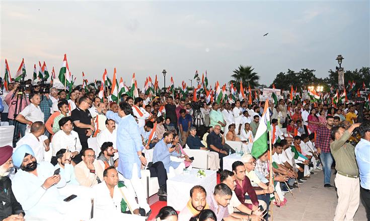 14 अगस्त, 2023 को नई दिल्ली के कनॉट प्लेस में विभाजन विभीषिका स्मृति दिवस के उपलक्ष्य में आयोजित मौन मार्च और प्रदर्शनी की झलकियां।