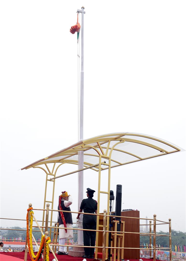 PM unfurling the Tricolour flag at the ramparts of Red Fort on the occasion of 77th Independence Day, in New Delhi on August 15, 2023.