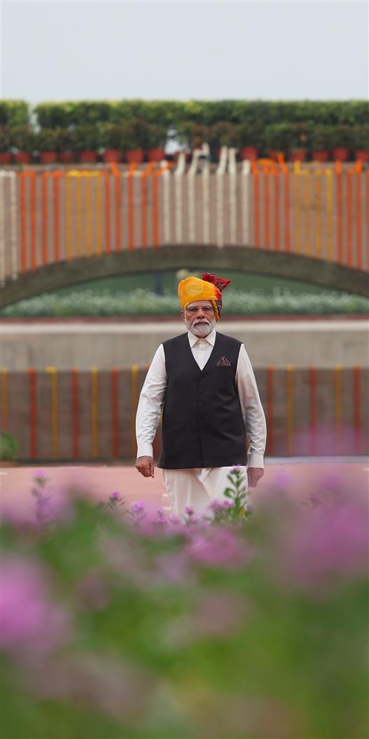 PM arrives the Samadhi of Mahatma Gandhi at Rajghat on the occasion of 77th Independence Day, in New Delhi on August 15, 2023.