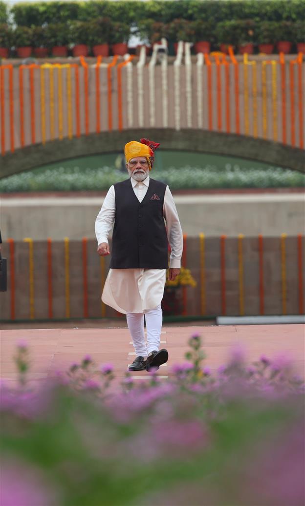 PM arrives the Samadhi of Mahatma Gandhi at Rajghat on the occasion of 77th Independence Day, in New Delhi on August 15, 2023.