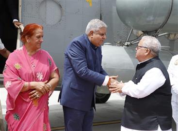 The Vice President and Chairman of Rajya Sabha, Shri Jagdeep Dhankhar being welcomed by the Governor of Rajasthan, Shri Kalraj Mishra and the Minister of Agriculture of Rajasthan, Shri Lalchand Kataria on his arrival at Jaipur, in Rajasthan on August 27, 2023.