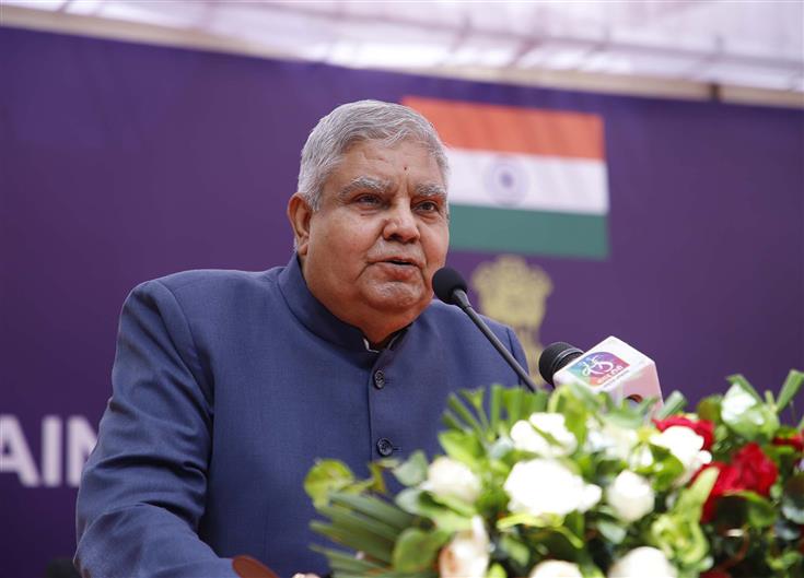 उपराष्ट्रपति और राज्यसभा के सभापति श्री जगदीप धनखड़ 27 अगस्त, 2023 को राजस्थान के सैनिक स्कूल (झुंझुनू) में छात्रों और संकाय सदस्यों को संबोधित करते हुए।