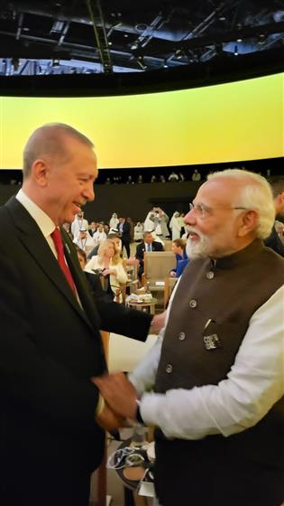 PM with the Türkiye President, Mr. Recep Tayyip Erdoğan, in Dubai on December 01, 2023.