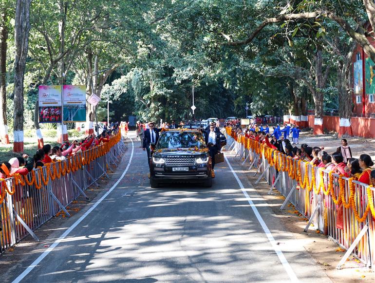 PM being welcomed by people on his arrival in Dehradun on December 08, 2023.