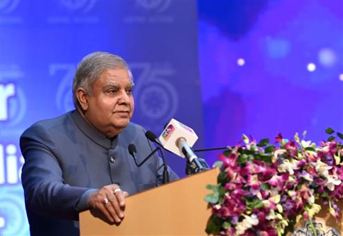 उपराष्ट्रपति और राज्यसभा के सभापति श्री जगदीप धनखड़ 10 दिसंबर, 2023 को झारखंड के जमशेदपुर में एक्सएलआरआई-जेवियर स्कूल ऑफ मैनेजमेंट के प्लेटिनम जुबली समारोह में सभा को संबोधित करते हुए।